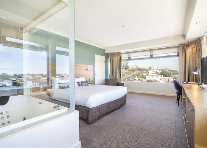 Nightelier Devonport Gateway Hotel