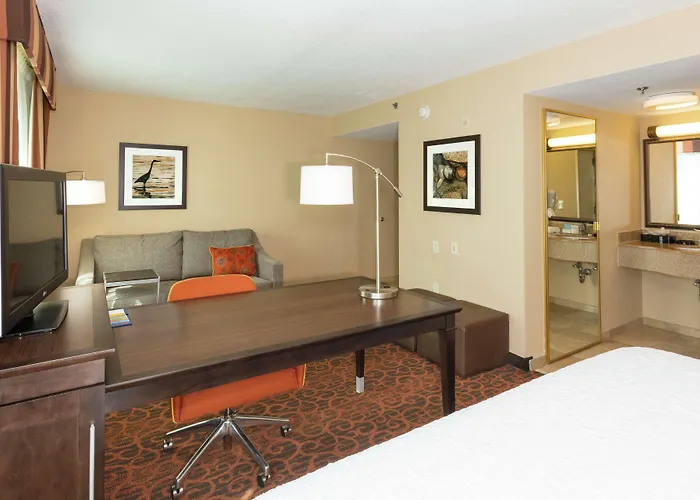 Hampton Inn & Suites Jacksonville-Airport