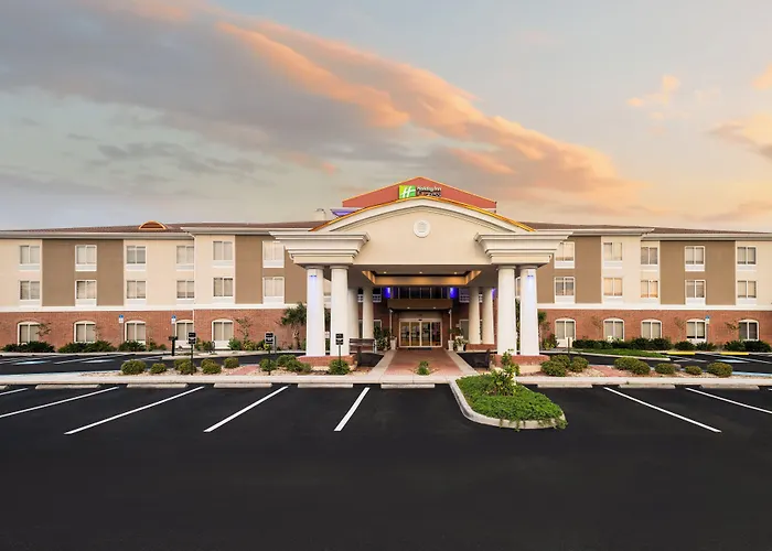Holiday Inn Express & Suites Spring Hill By Ihg