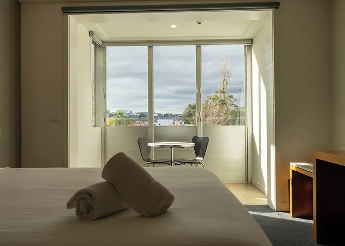 Cosmopolitan Hotel And Apartments