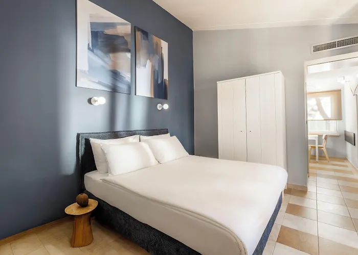Maistra Select Amarin Resort