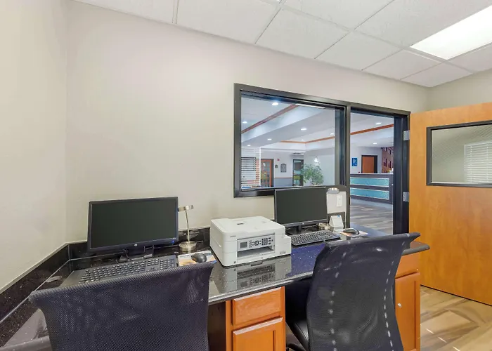 Best Western Plus Midwest City Inn & Suites