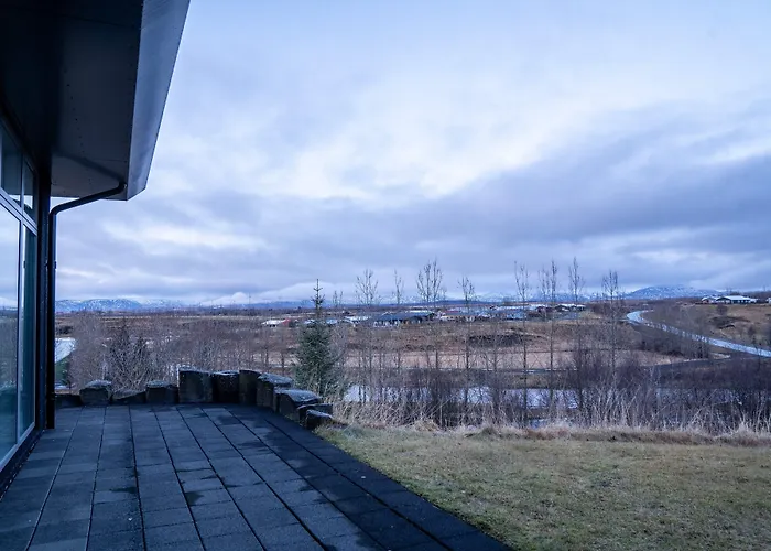 The Hill Hotel At Fluthir