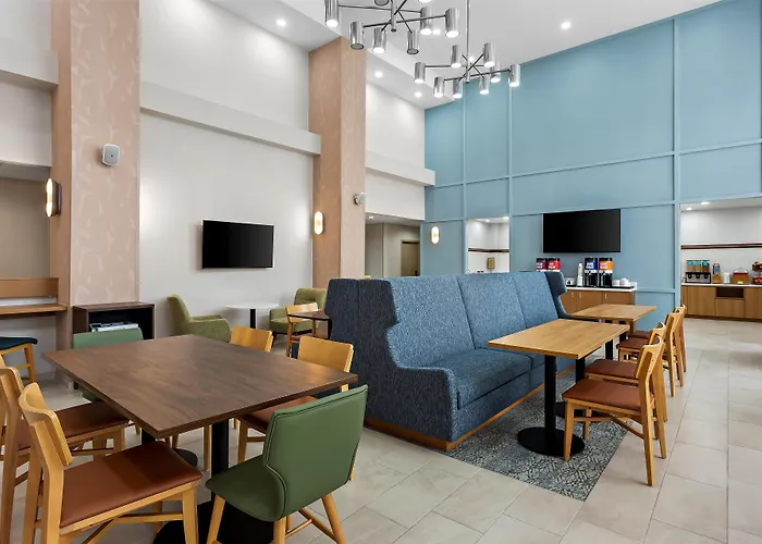 Hampton Inn & Suites Bolingbrook