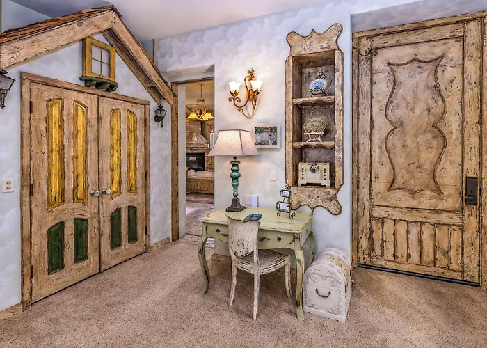Adobe Grand Villas