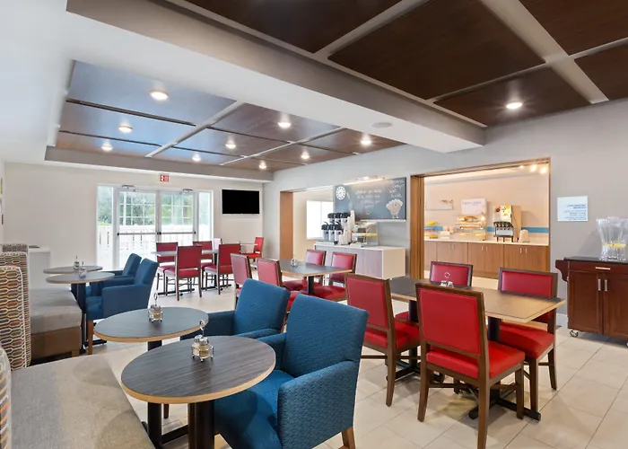 Holiday Inn Express & Suites Tavares By Ihg