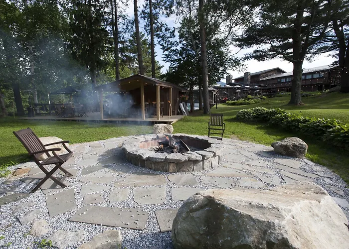 Summit Lodge