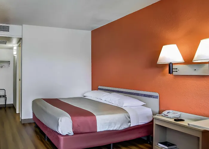 Motel 6-Medford, Or