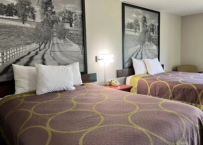 Super 8 By Wyndham Vincennes