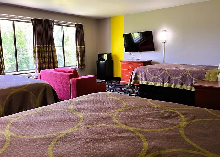 Super 8 By Wyndham Vincennes