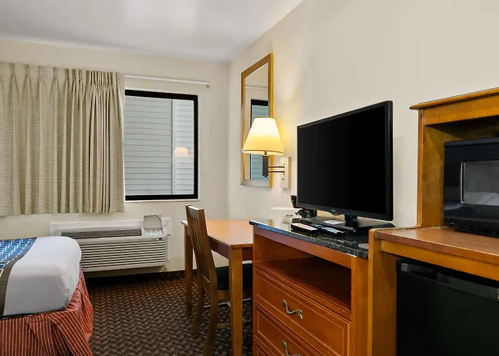Americas Best Value Inn - Lincoln Airport