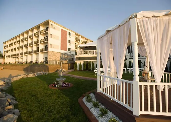 Traverse City Hotels