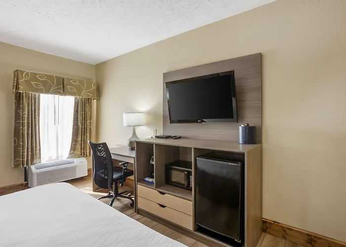 Best Western Plus Springfield Airport Inn