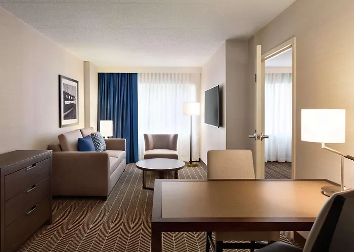 Embassy Suites Boston At Logan Airport