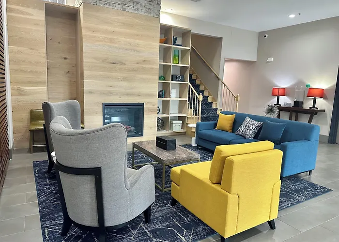 Comfort Inn & Suites Cartersville - Emerson Lake Point