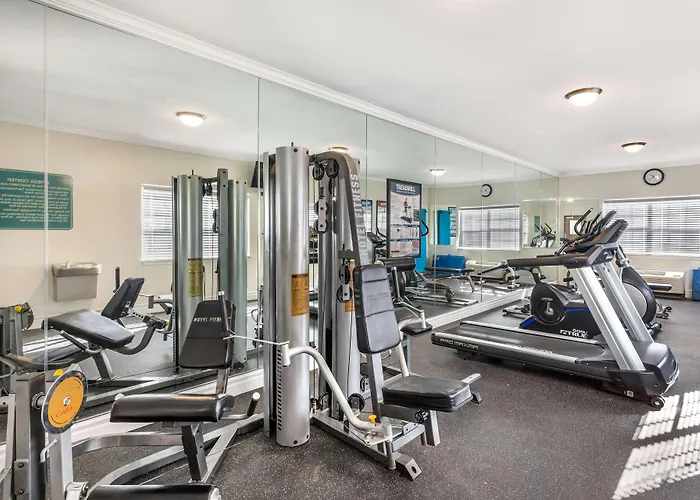 Best Western Club House Inn & Suites