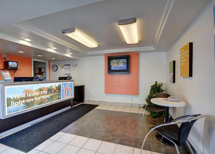 Motel 6-Chicopee, Ma - Springfield
