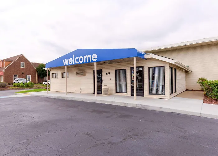 Travelodge By Wyndham Norfolk Airport