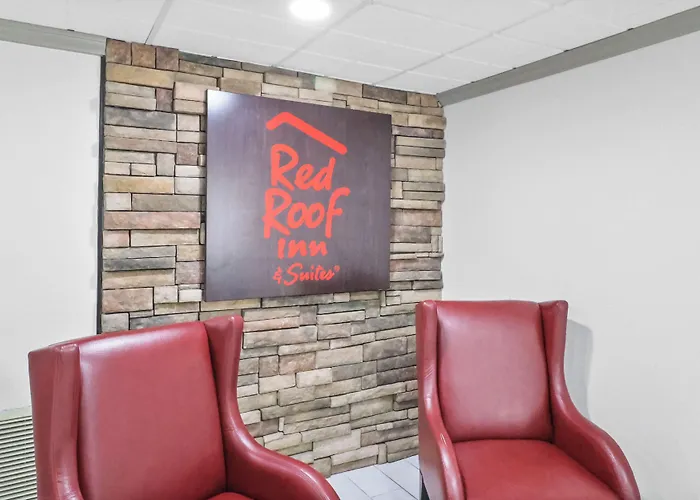 Red Roof Inn & Suites Fayetteville-Fort Bragg