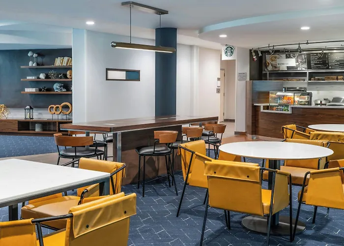 Courtyard By Marriott Providence Lincoln