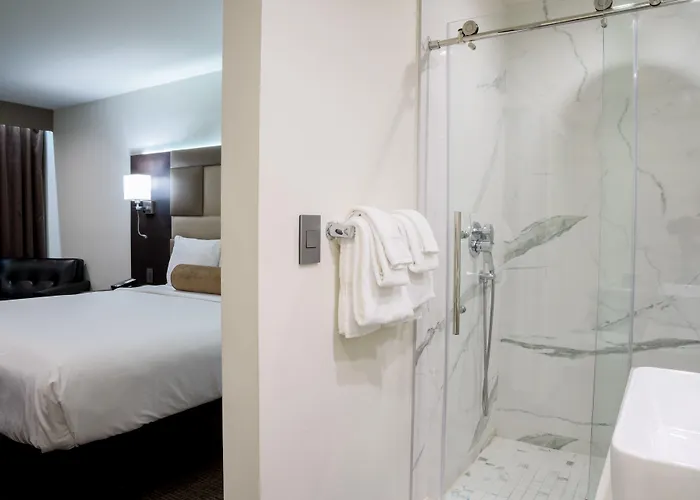 Hotel Xilo Glendale