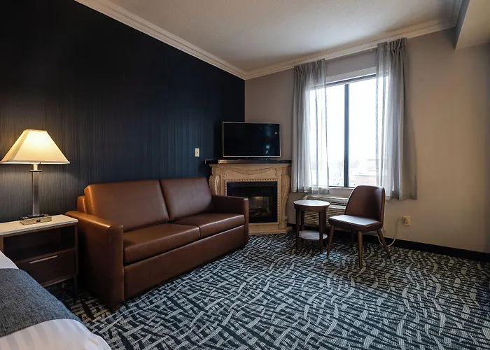 Monte Carlo Inn Toronto West Suites
