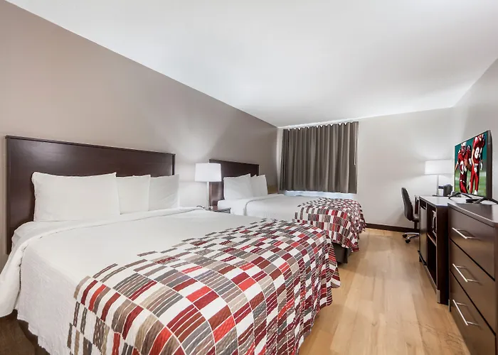 Red Roof Inn & Suites Omaha - Council Bluffs