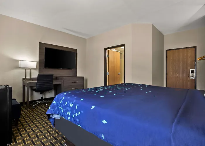 Surestay Plus Hotel By Best Western Tulsa East