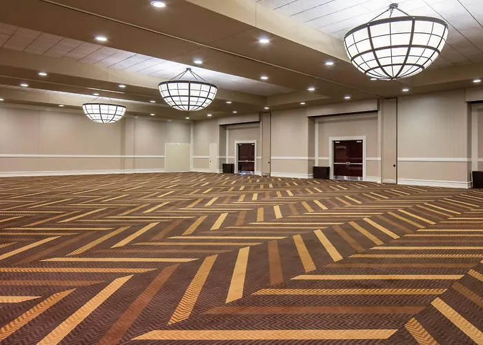 Sheraton Overland Park Hotel At The Convention Center