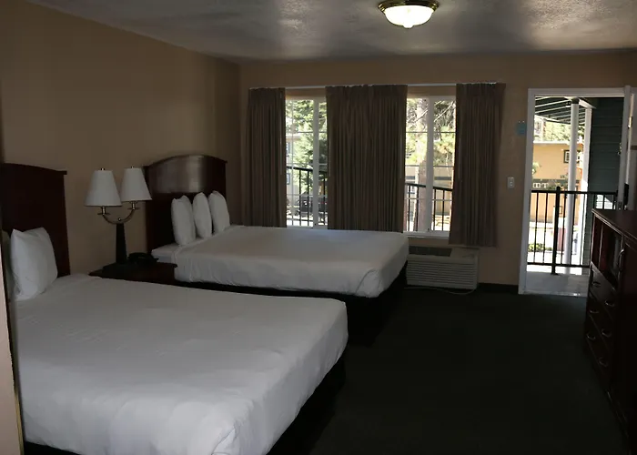 Bluelake Inn @ Heavenly Village