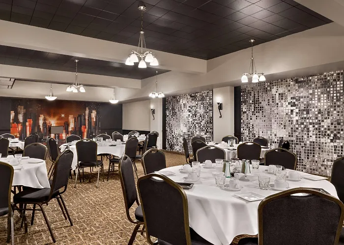 Super 8 By Wyndham Sarnia On