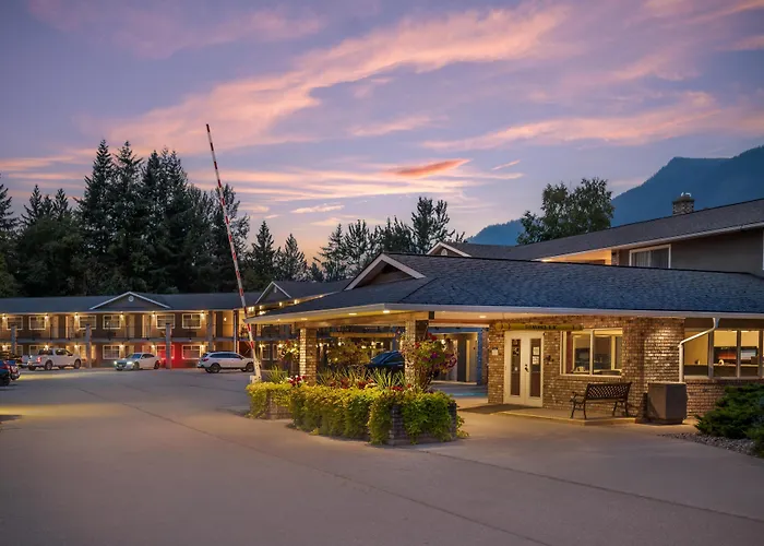 Sicamous Hotels
