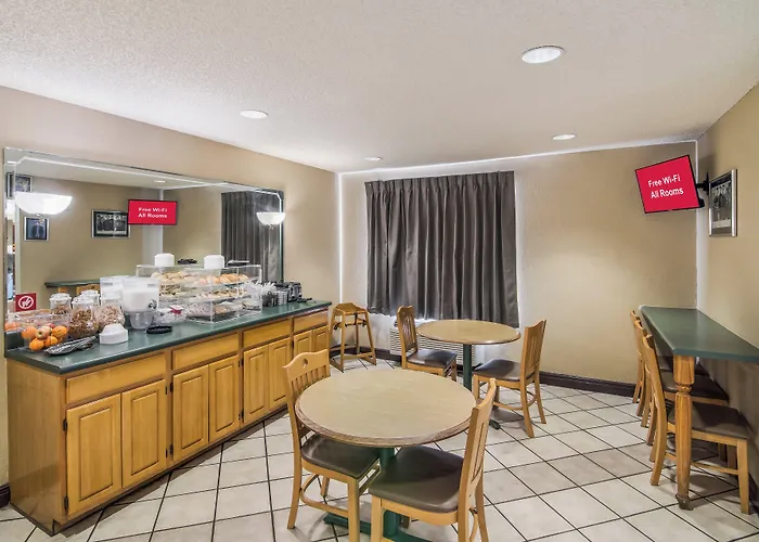 Red Roof Inn & Suites Pensacola East - Milton