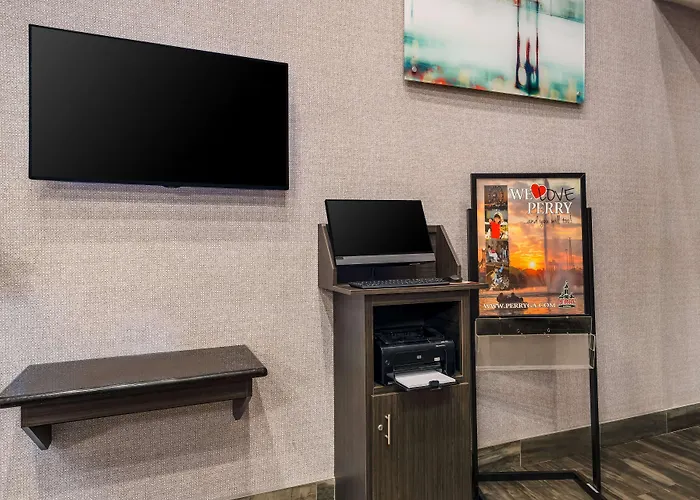 Best Western Bradbury Inn & Suites