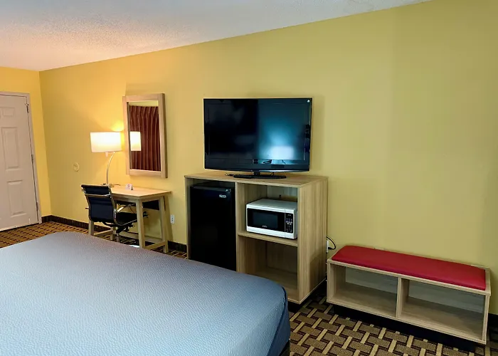 Super 8 By Wyndham Ft. Oglethorpe Ga/Chatt Tn Area