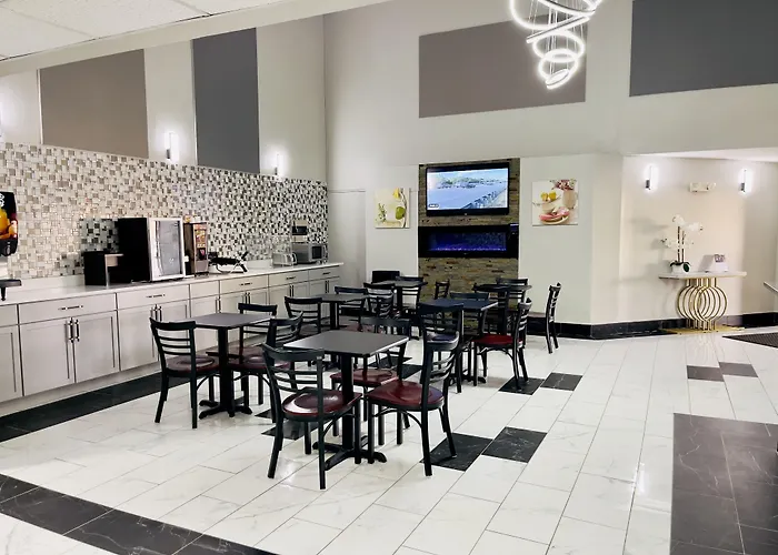 Super 8 By Wyndham Shakopee