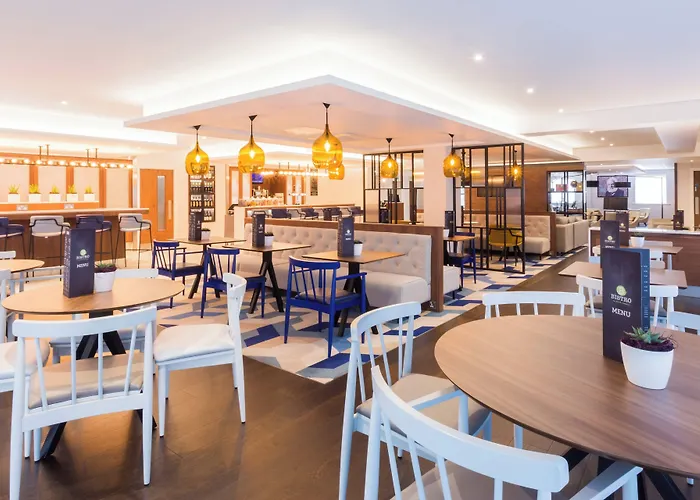 Courtyard By Marriott Glasgow Airport