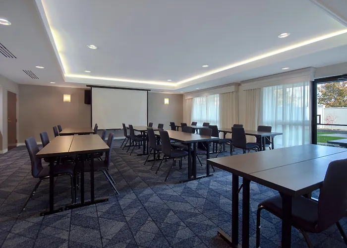 Courtyard By Marriott Cincinnati Airport