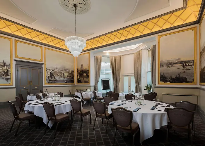 Oatlands Park Hotel