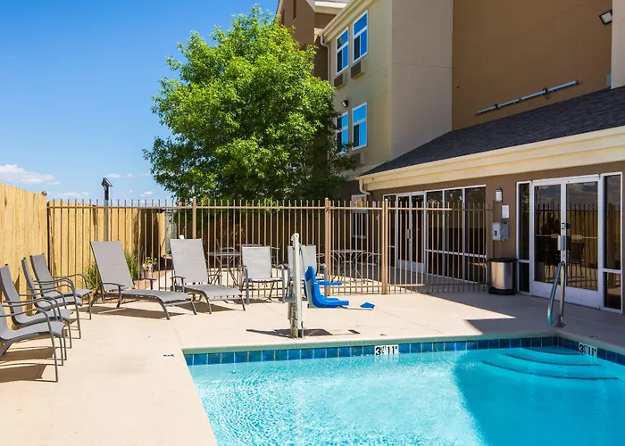 Baymont By Wyndham Albuquerque Airport