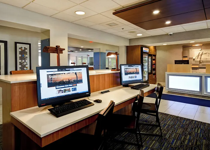 Holiday Inn Express Newport North - Middletown By Ihg