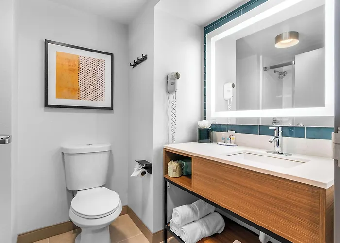 Comfort Inn & Suites York North