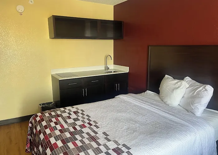 Red Roof Inn & Suites Indianapolis Airport