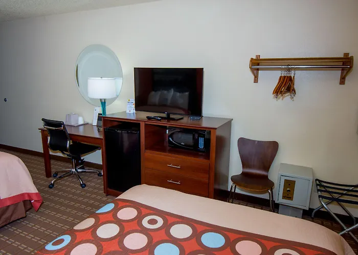 Super 8 By Wyndham Altoona