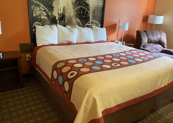 Super 8 By Wyndham Altoona
