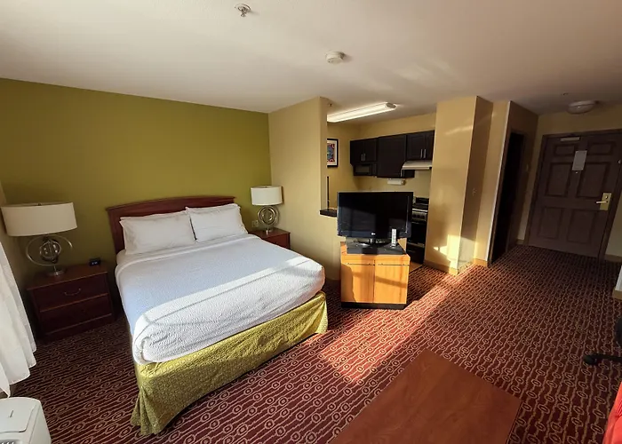 Mainstay Suites Bloomington Near University