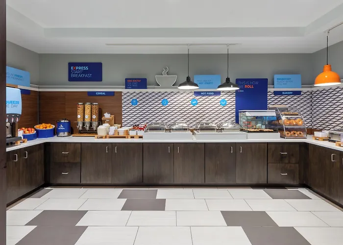 Holiday Inn Express State College At Williamsburg Square By Ihg