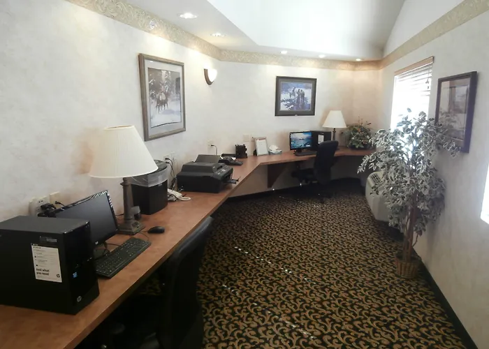 Holiday Inn Express Hotel & Suites Raton By Ihg