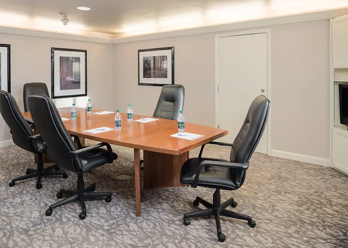 Holiday Inn Express Hotel & Suites Arcata/Eureka-Airport Area By Ihg