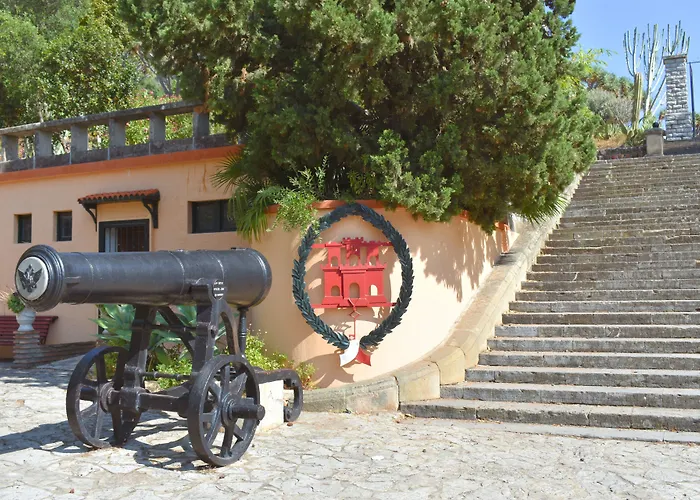 The Eliott Hotel